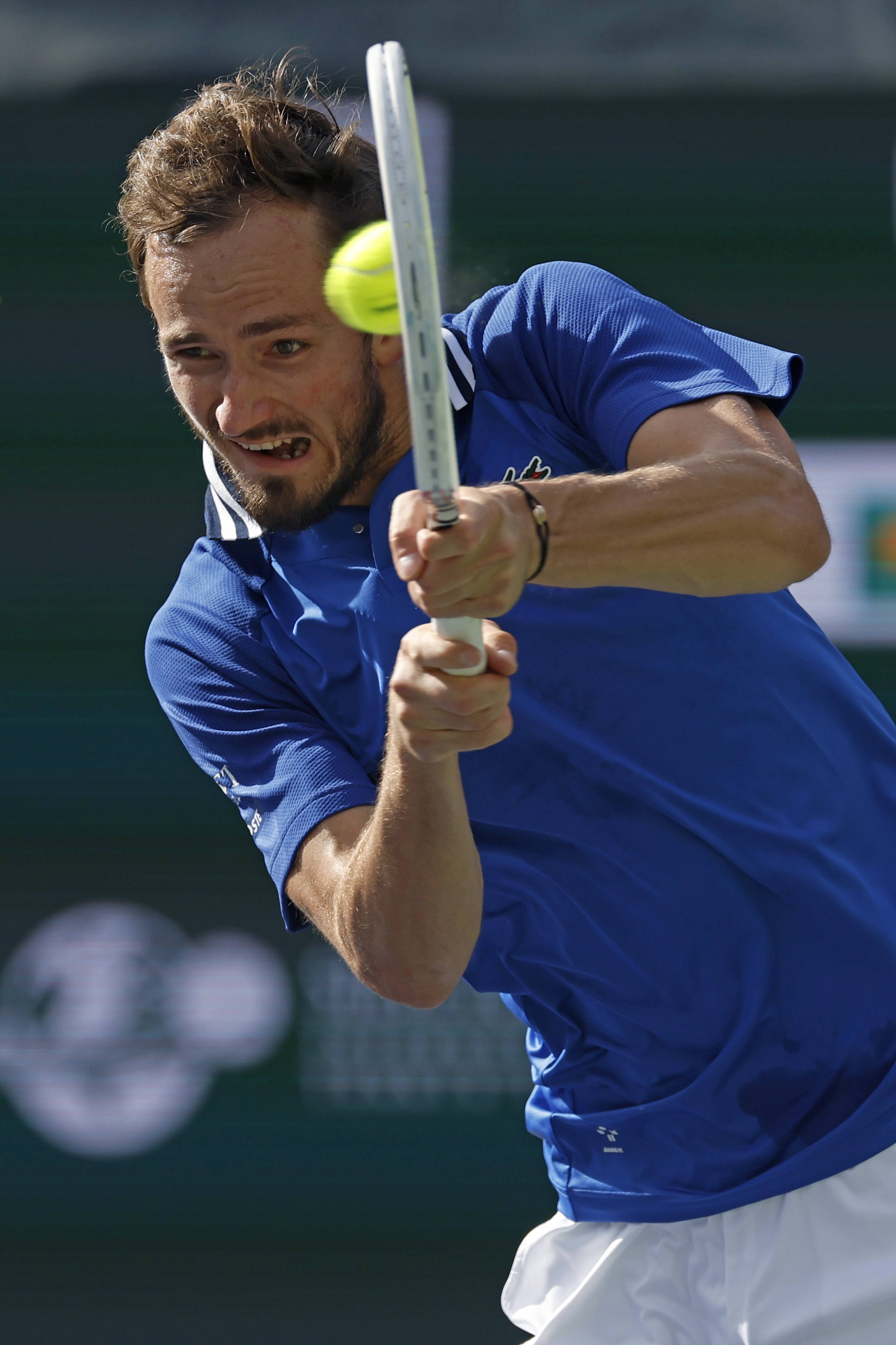 欧洲网球队血洗西班牙网球队，梅德韦杰夫关键制胜