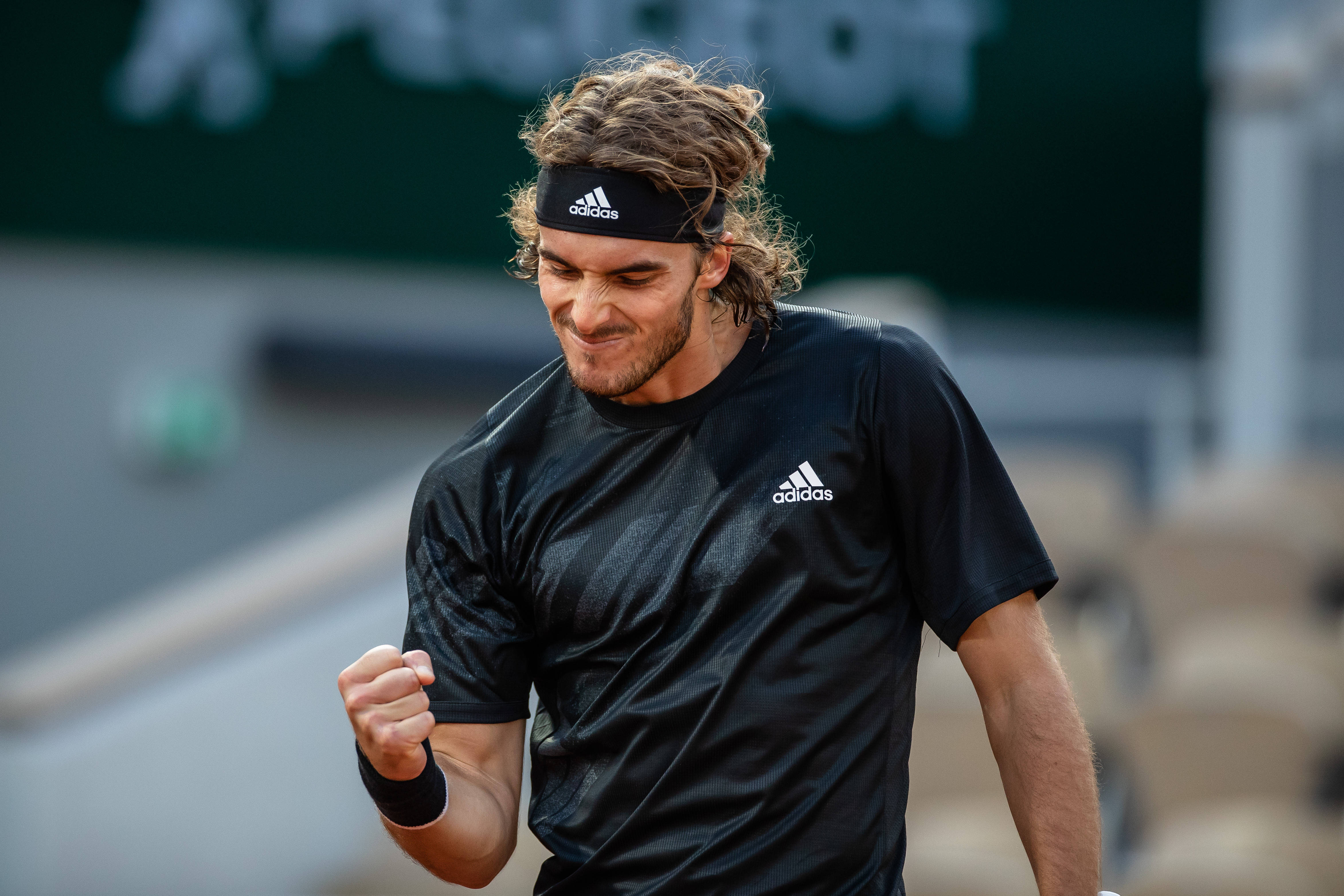 德国网球队鏖战美国网球队，西西帕斯三分雨点燃全场的简单介绍