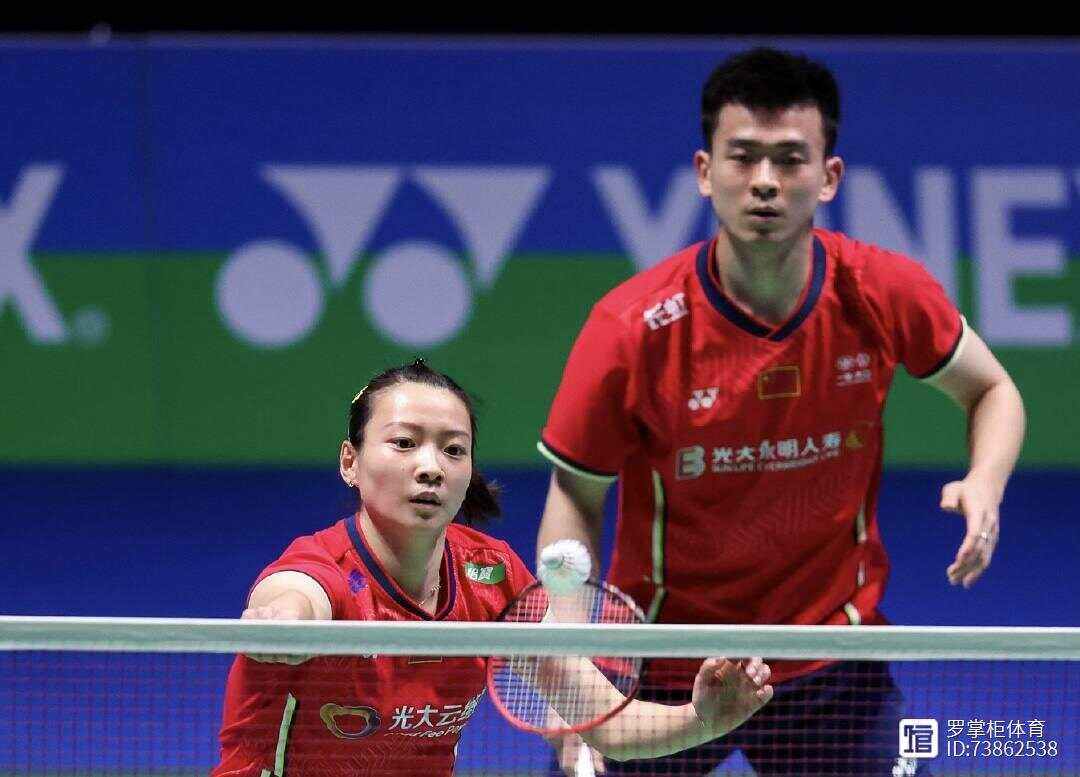 日本队完胜中国队，黄鸭组合统治全场