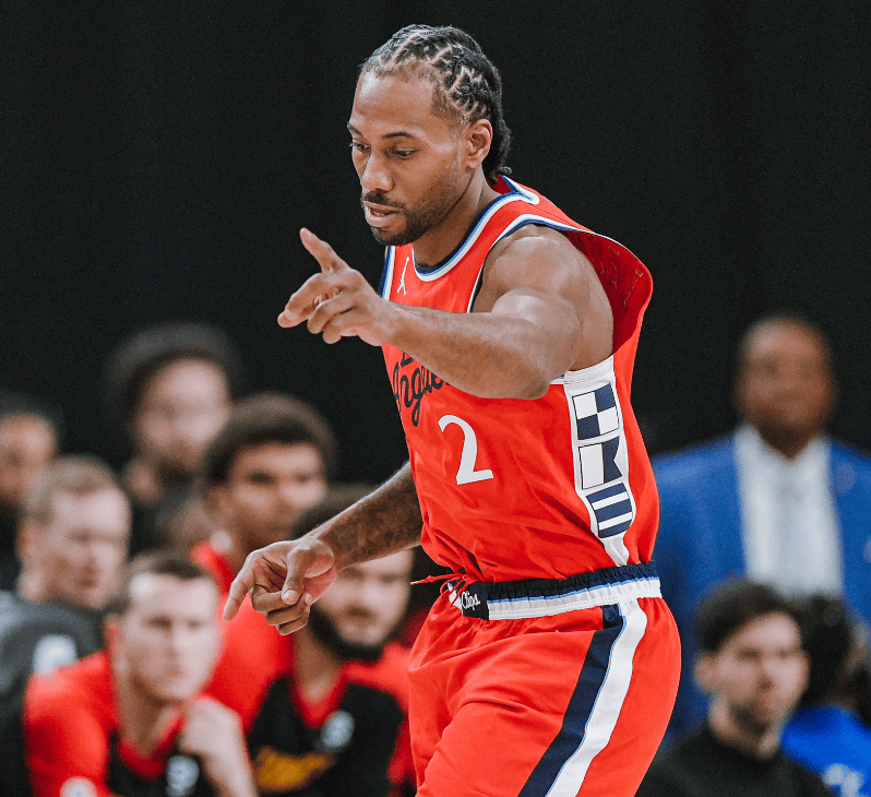 爱游戏在线-76人横扫步行者，伦纳德惊艳四座