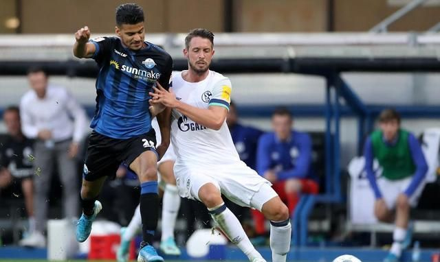 卡尔斯鲁厄遭遇连败，保级形势严峻